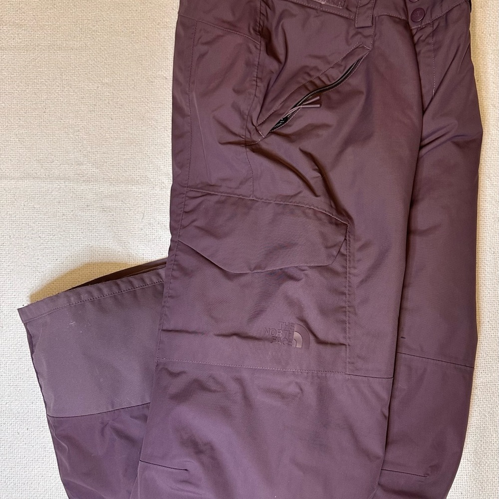 The North Face Women’s Freedom Insulated Ski/Snow pants - Picture 4 of 10